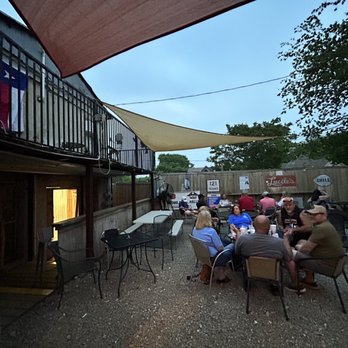 Gar Hole - Outdoor patio area - Bars Near Me - Anna, Texas