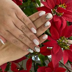 The Polish Lounge Davie - Garlands for Christmas