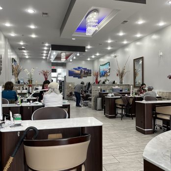 Lili's Nail Spa - View of salon from drying table at the front - Nail Salons Near Me - Montgomery, Illinois
