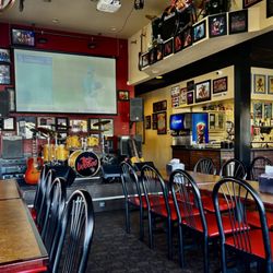 Del's Pizza - Inside