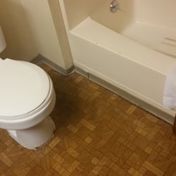 Family Motor Inn - Bathroom