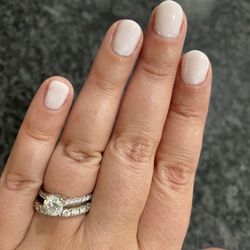 Happy Nails - Gel manicure with the color "let's be friends"