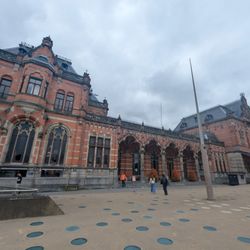 Starbucks - Starbucks is located inside the Groningen Central Train Station, open even while it's under renovation.