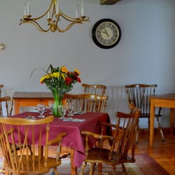 The Burke View Inn - Common dining room and breakfast area