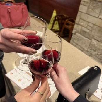 Cooper’s Hawk Winery & Restaurant - New American Near Me - Springfield, Illinois