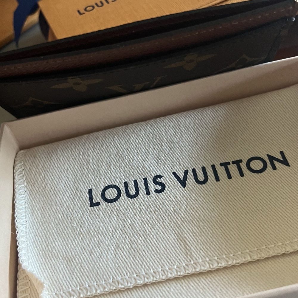 Louis Vuitton Manhasset - Card holder :-)) - Leather Goods Near Me - Manhasset, New York