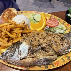 Las Islas Marias - Tilapia with fried garlic