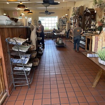 The Garden Market - people shopping in the store - Beer, Wine & Spirits Near Me - Carpinteria, California The Garden Market - people shopping in the store - Beer, Wine & Spirits Near Me - Carpinteria, California
