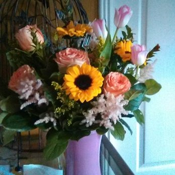 Jewels Floral studio - Perhaps I should not have elected the "designer's choice" - Florists Near Me - Elko, Nevada Jewels Floral studio - Perhaps I should not have elected the "designer's choice" - Florists Near Me - Elko, Nevada