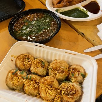 Delhiwala Chaat Restaurant - Dahi Batata Sev Puri, Aloo Tikki Chaat, & Paneer Pakora - Indian Near Me - Sunnyvale, California