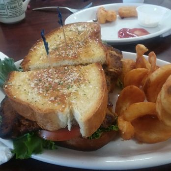 Linwood Corners Cafe - Meatloaf  sandwich on garlic bread with mayo, lettuce, and tomato - Breakfast & Brunch Near Me - Linwood, Michigan
