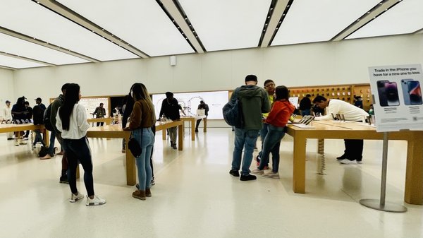 Apple World Trade Center by null