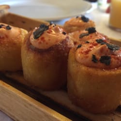 El Moli del Mallol - Mini patatas... Exquisitas. Son como patatas bravas pero con clase....