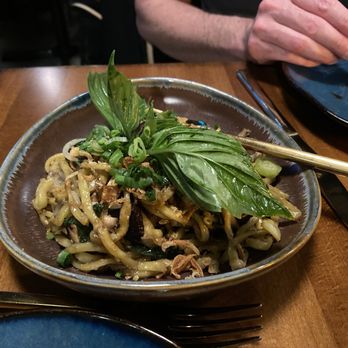 Straits - Honolulu - Asian Fusion Near Me - Honolulu, Hawaii