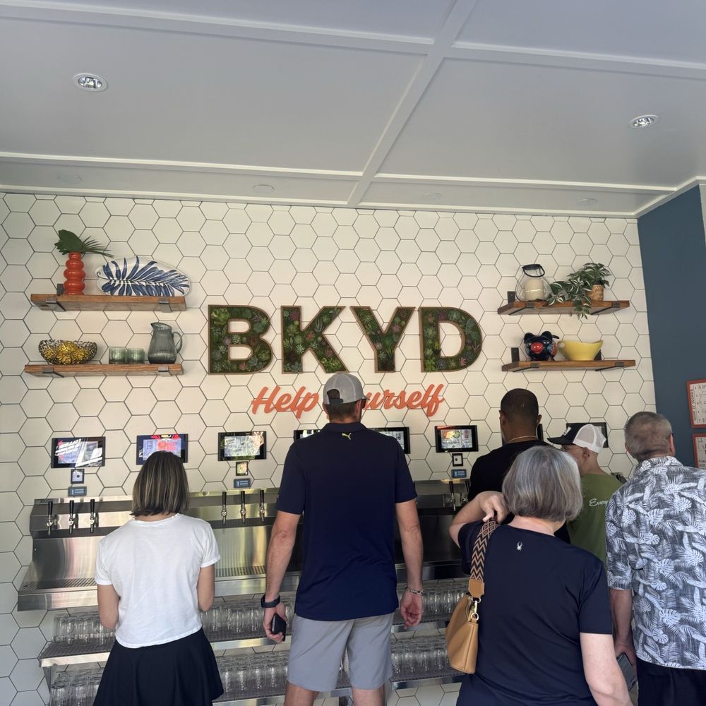 The Backyard - Beer on tap - Food Trucks Near Me - Ocoee, Florida