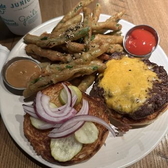 The Overpass Merchant - Burger with Green Beans - Gastropubs Near Me - Baton Rouge, Louisiana