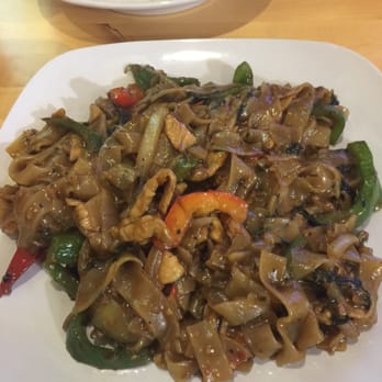 Toledo Thai Restaurant - Chicken Pad Kee Mao......$10 - Thai Near Me - Toledo, Ohio Toledo Thai Restaurant - Chicken Pad Kee Mao......$10 - Thai Near Me - Toledo, Ohio