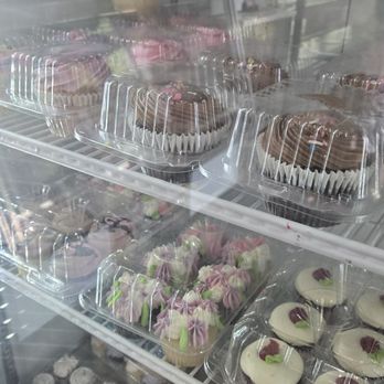 Sweet Temptations Bake Shop - Bakeries Near Me - Evanston, Illinois Sweet Temptations Bake Shop - Bakeries Near Me - Evanston, Illinois