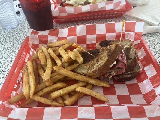 Davies' Chuck Wagon Diner by null