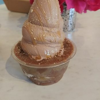 Sweet and Shavery - Twixx bar - Desserts Near Me - Davis, California Sweet and Shavery - Twixx bar - Desserts Near Me - Davis, California