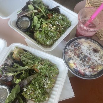 6 Avenue Caffe - Regular Avocado Toast, Regular Acai Bowl, Smoothie - Acai Bowls Near Me - Los Angeles, California