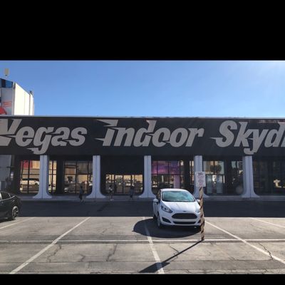 Vegas Indoor Skydiving by null