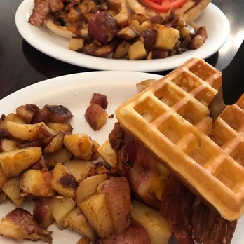 The Parkside Cafe - Cafes Near Me - Bristol, Connecticut