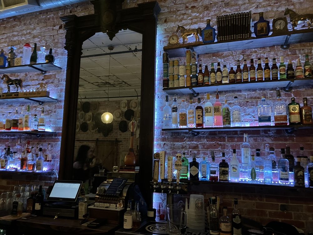 Dry Hollow Bar Logo