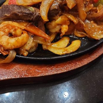 The Mexico Cafe - Fajita dish! Hot and sizzling! - Salad Near Me - Temecula, California The Mexico Cafe - Fajita dish! Hot and sizzling! - Salad Near Me - Temecula, California