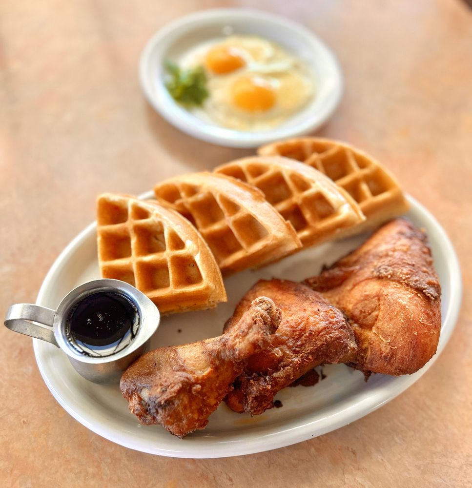 CHICKEN & WAFFLE HOUSE CLOSED Updated May 2024 237 Photos & 88