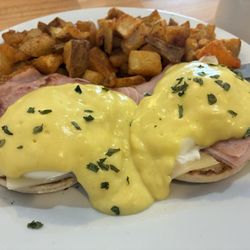 Nan's Cafe - Eggs benny with home fries