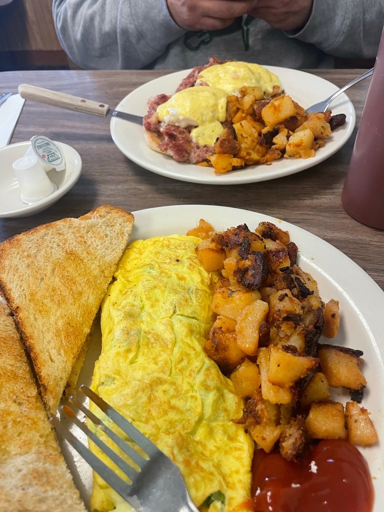 SHANNA’S COUNTRY KITCHEN 29 Photos & 39 Reviews 1515 Louisquisset