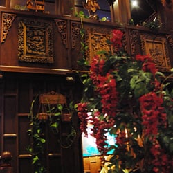 Tam Nag Thai - Exquisite traditional Thai décor at Tam Nag Thai