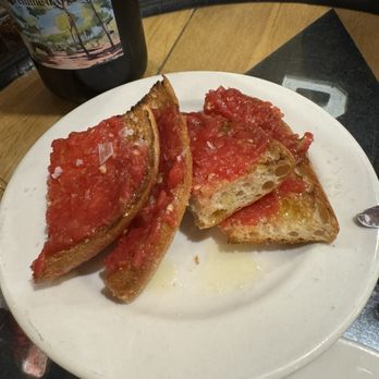Bar del Pla - Tomato bread - Tapas Bars Near Me - Barcelona, B Bar del Pla - Tomato bread - Tapas Bars Near Me - Barcelona, B