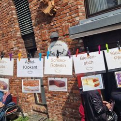 Cafe Im Dorf - Kuchenauswahl als Bilder