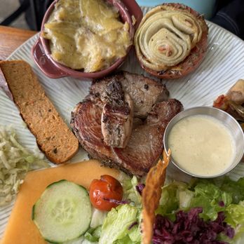 Auberge du petit bistrot - Lamb Saddle - Restaurants Near Me - Vinsobres, 26