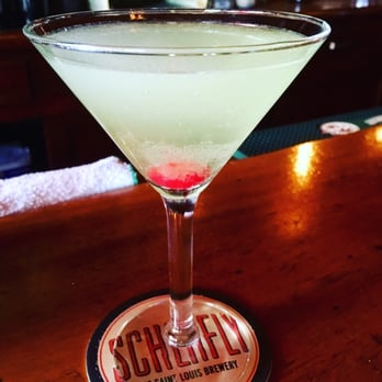 The Famous Bar - Bars Near Me - Saint Louis, Missouri
