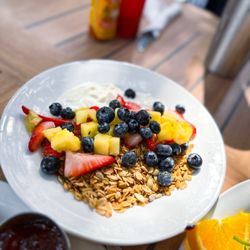 Freshies Maui - Fruit parfait