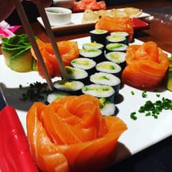 Speed Sushi - Sashimi increíble, fueron capaces de mostrarme q el Salmon tenía 2 días de faenado de la planta