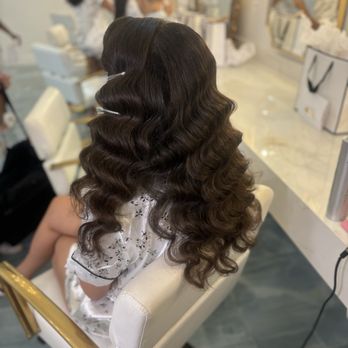 The Videre Estate - Bridesmaid structured waves. - Venues & Event Spaces Near Me - Wimberley, Texas The Videre Estate - Bridesmaid structured waves. - Venues & Event Spaces Near Me - Wimberley, Texas