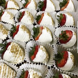 Edith's Candy Bar Creations - Chocolate strawberries