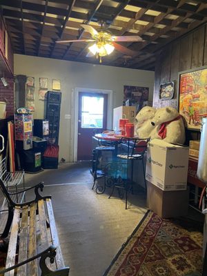 Annie's Cafe by null