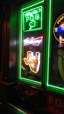 Molly's Pub by null