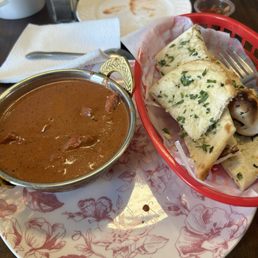 Butter chicken and Garlic Naan