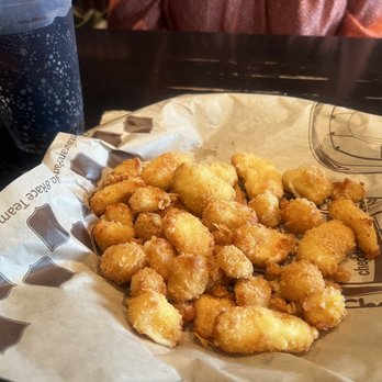 Cheddar's Scratch Kitchen - Cheese curds (no sauce) - American Near Me - Cordova, Tennessee