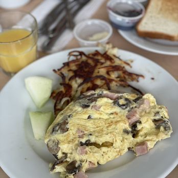 Jackie's Cafe - Eggs done your way - pretty good. - Diners Near Me - New Buffalo, Michigan
