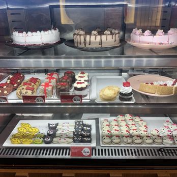 Eat Asia + Hello Kitty - Pastries and cookies - Asian Fusion Near Me - São Paulo, SP