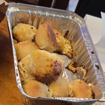 Big Kahuna's Pizza - Really bad garlic cheese balls, not like I remembered. - Pizza Near Me - Honolulu, Hawaii