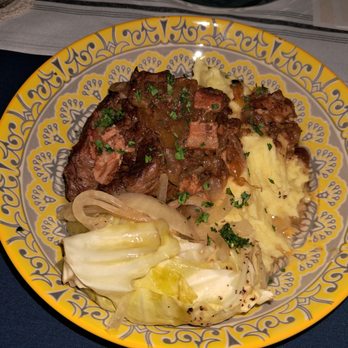 Faria - Alcatra // Pot Roast
Slow cooked pot roast, white wine, onion jam, salt pork + mashed potatoes - Portuguese Near Me - Kailua, Hawaii Faria - Alcatra // Pot Roast
Slow cooked pot roast, white wine, onion jam, salt pork + mashed potatoes - Portuguese Near Me - Kailua, Hawaii