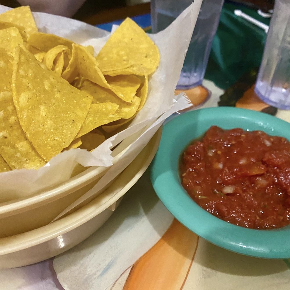 El Paso Mexican Restaurant - Chips and salsa - Mexican Near Me - Springfield, Virginia El Paso Mexican Restaurant - Chips and salsa - Mexican Near Me - Springfield, Virginia